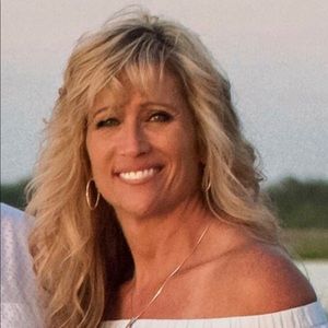 Meet your Posher, Angie